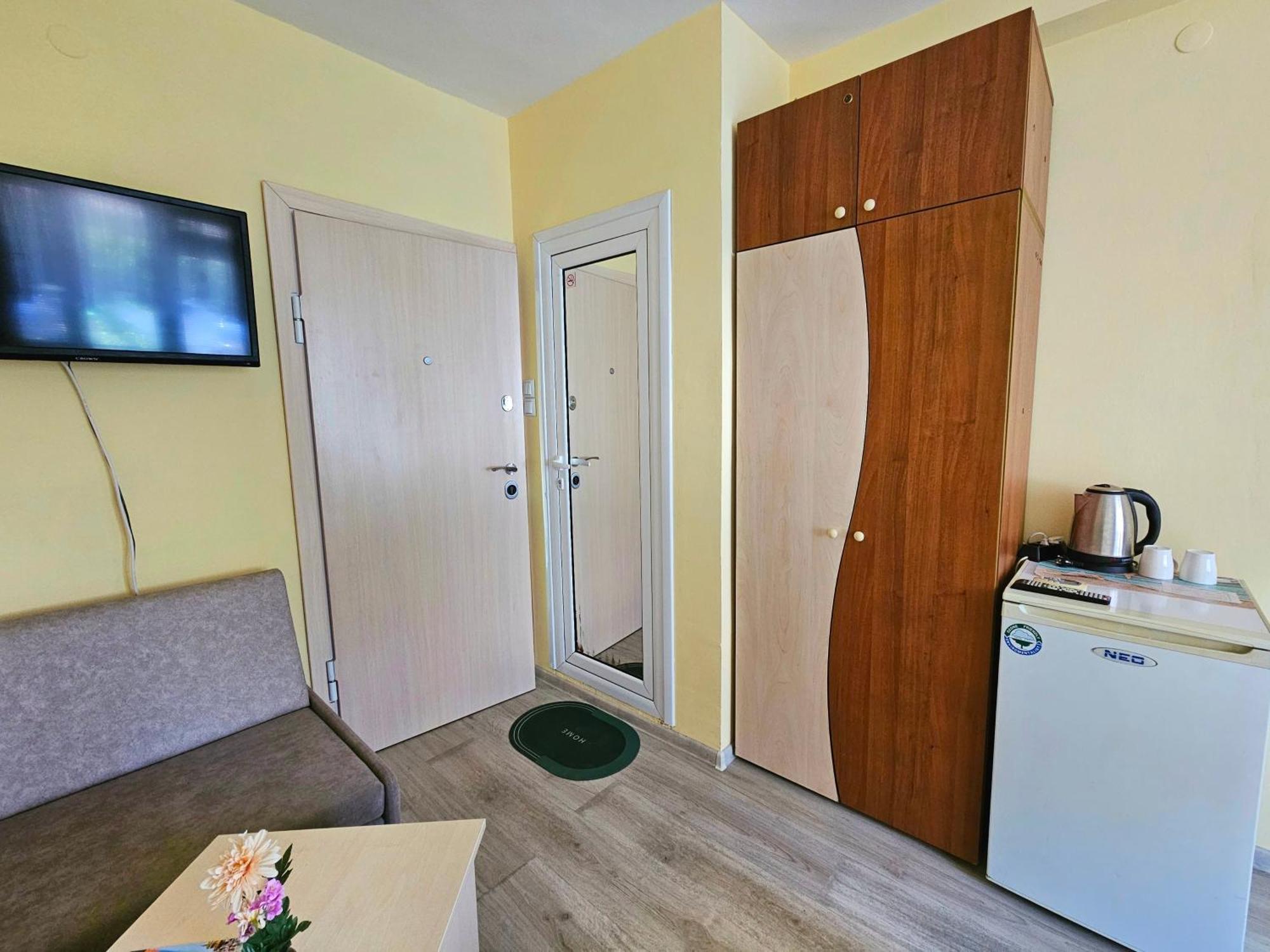 Амбър Апартамент И Стая За Гости Sozopol Exterior photo